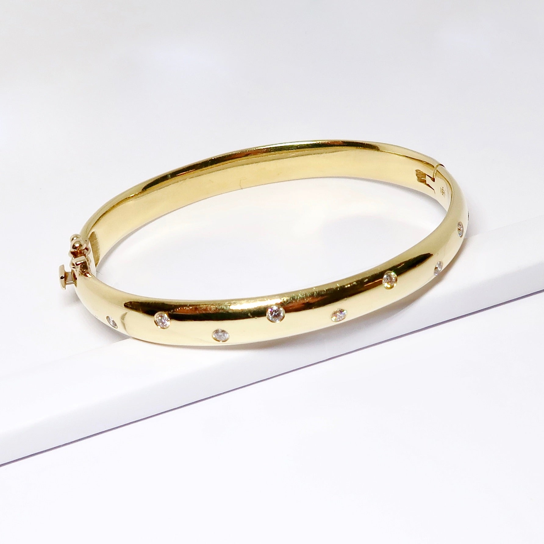 18k Yellow Gold Diamond Bangle Bracelet