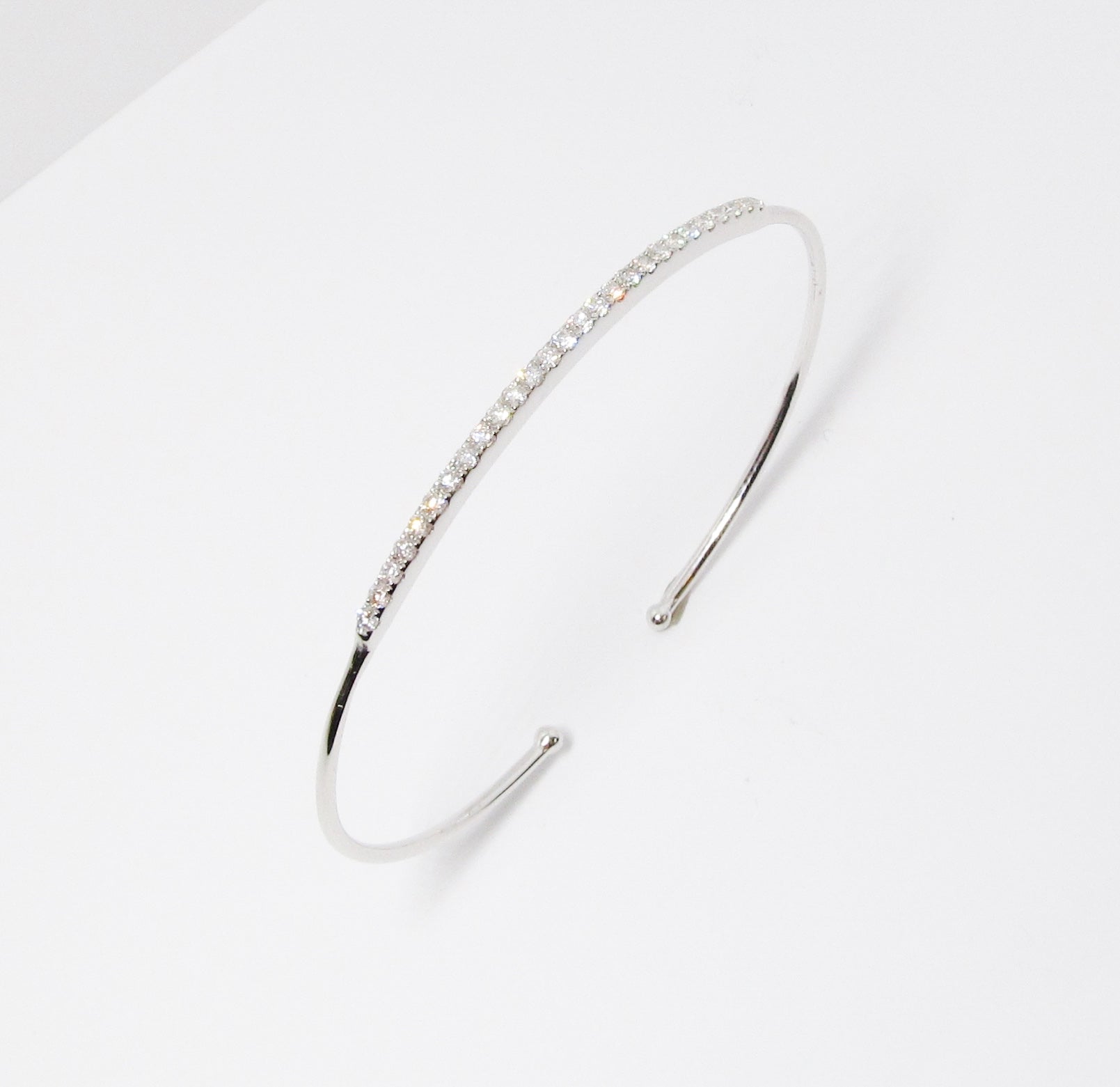 18k White Gold Bar Bangle