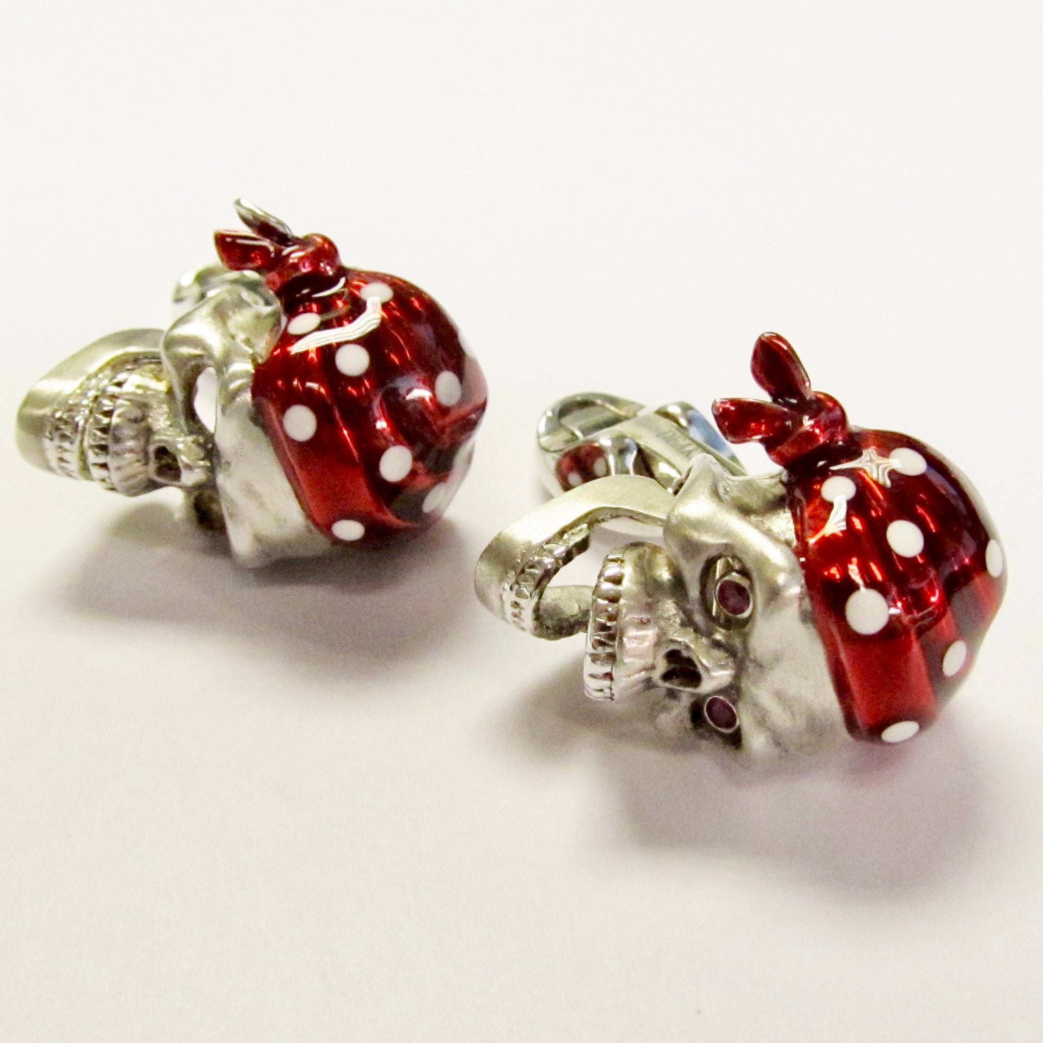 Skull w/ Red Bandana Model Cufflinks