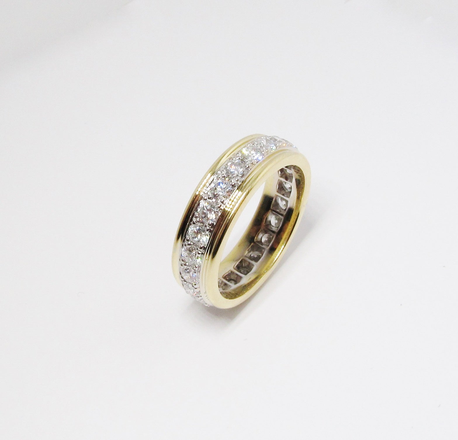 18k Two-Tone Diamond Band