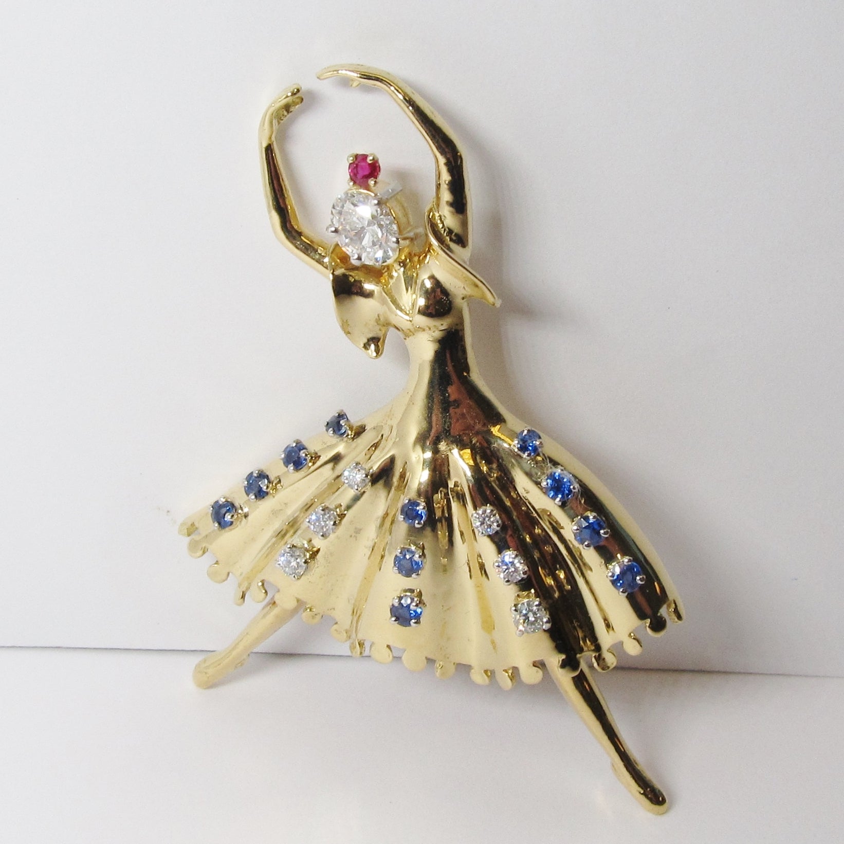 18k Yellow Gold Ballerina Pin
