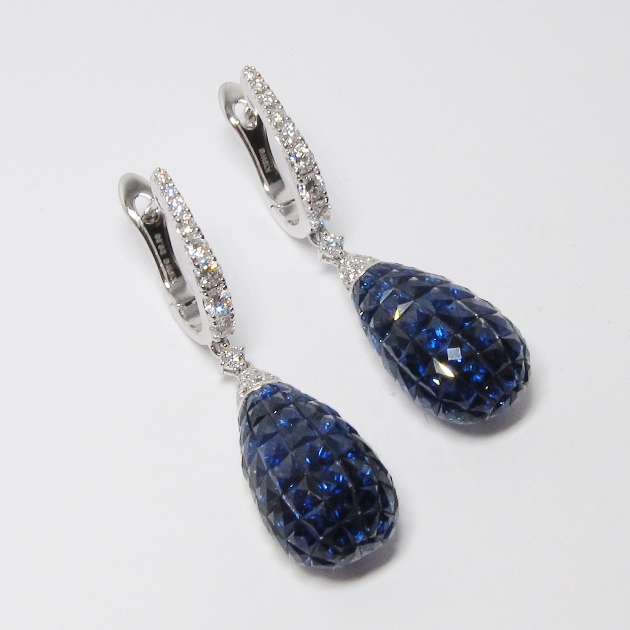 18kt White Gold Sapphire & Diamond Drop Style Earrings