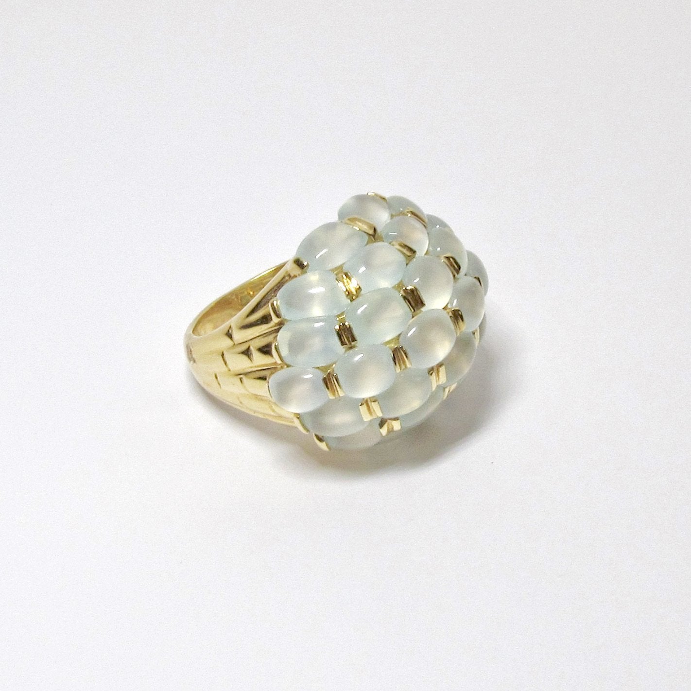 18k Yellow Gold Chalcedony Ring