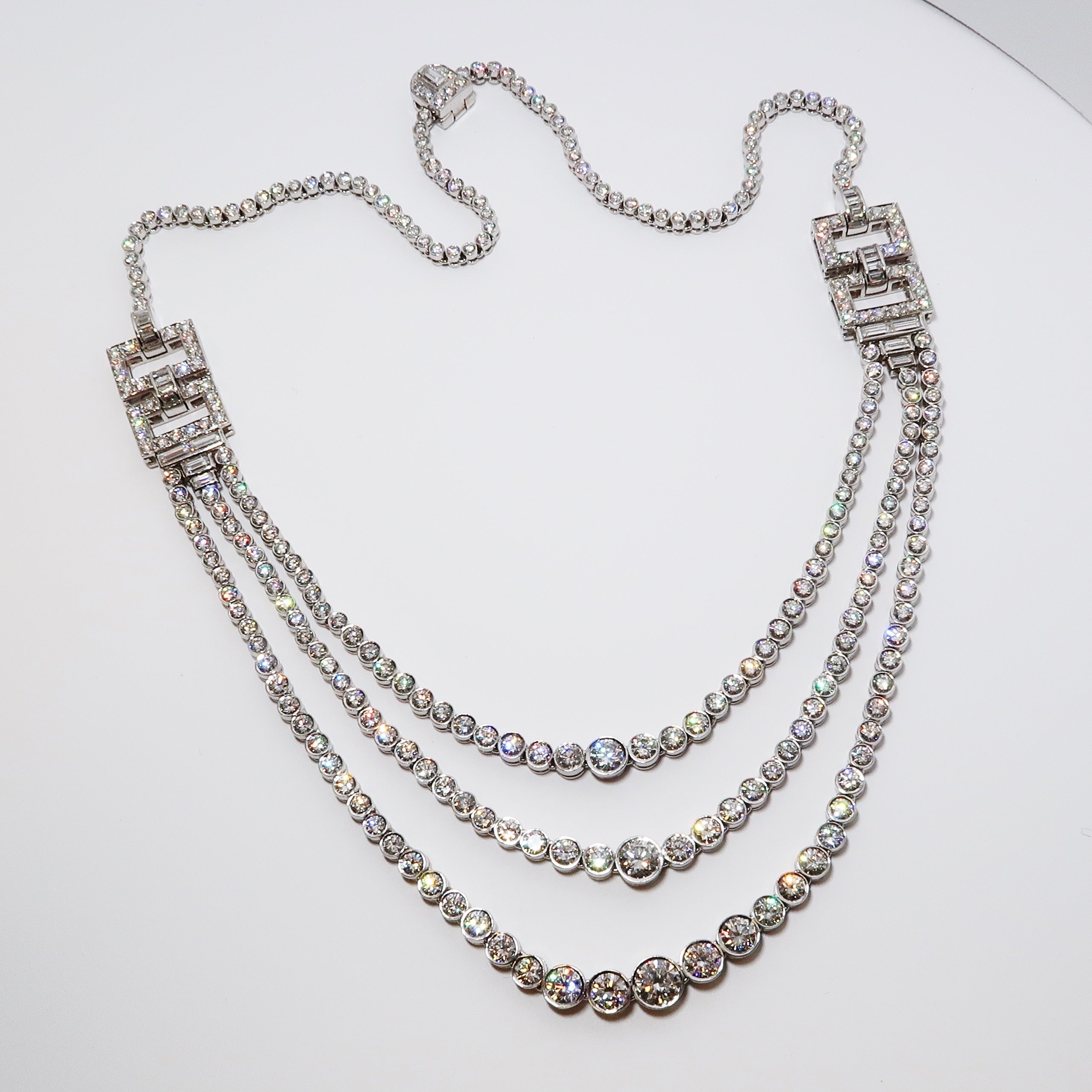 18k White Gold & White Diamond Art Deco Clip