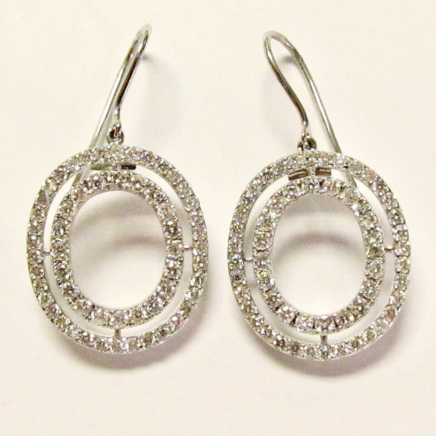 18k White Gold Earring w/ Double Ovals