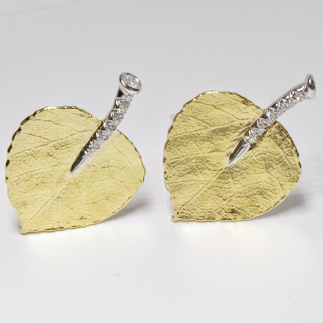 Small Aspen Leaf Earrings, 19k Gold