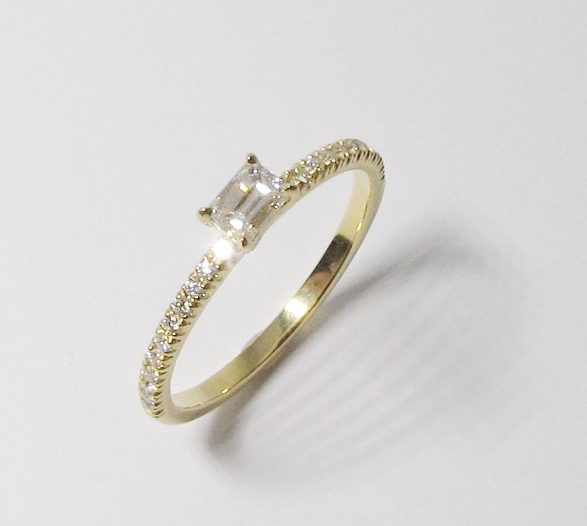 18k Yellow Gold Diamond Ring