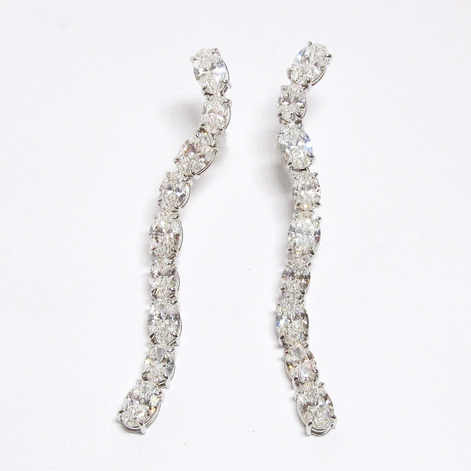 Gentle Curve Drop Diamond Earrings
