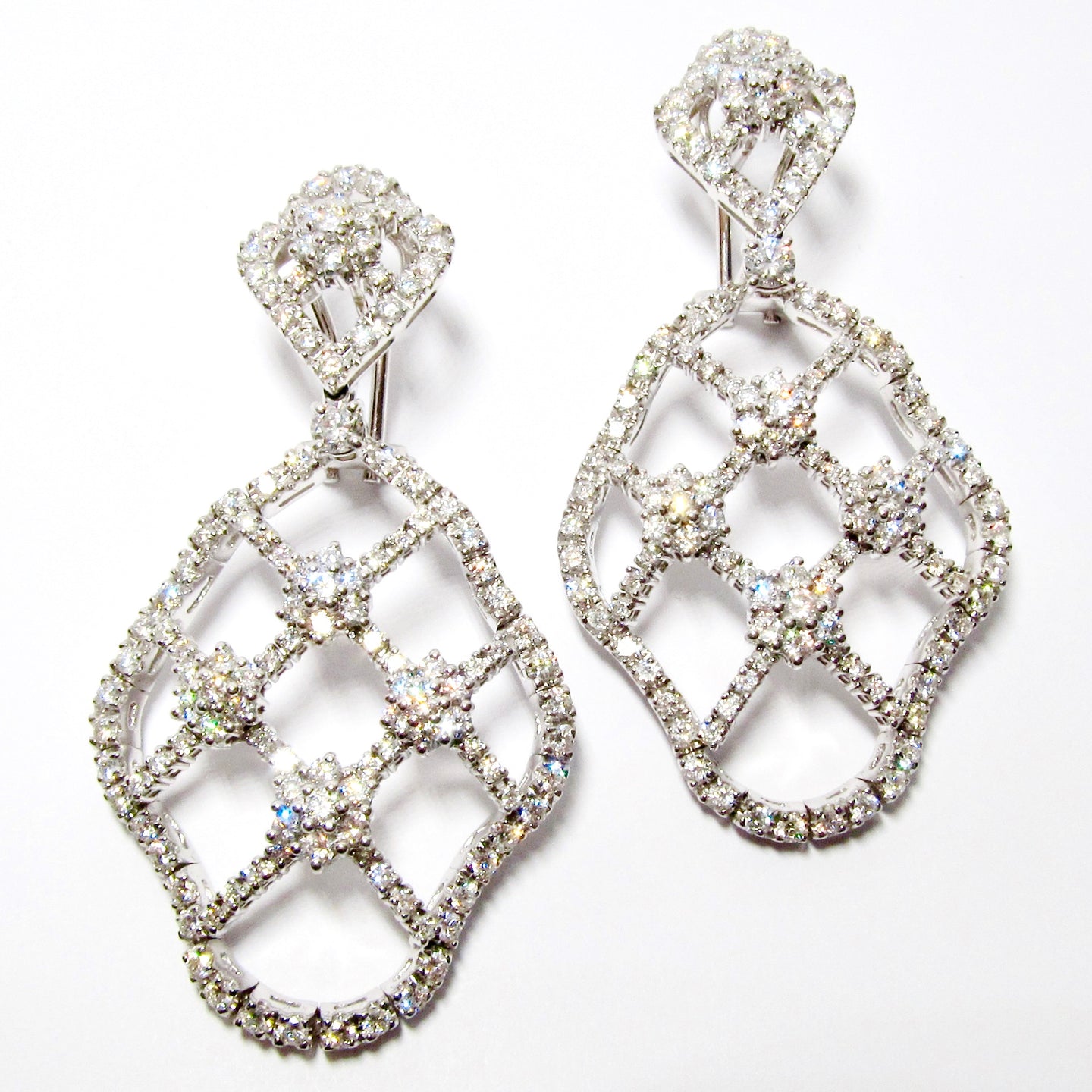 18k White Gold Diamond Fancy Earrings