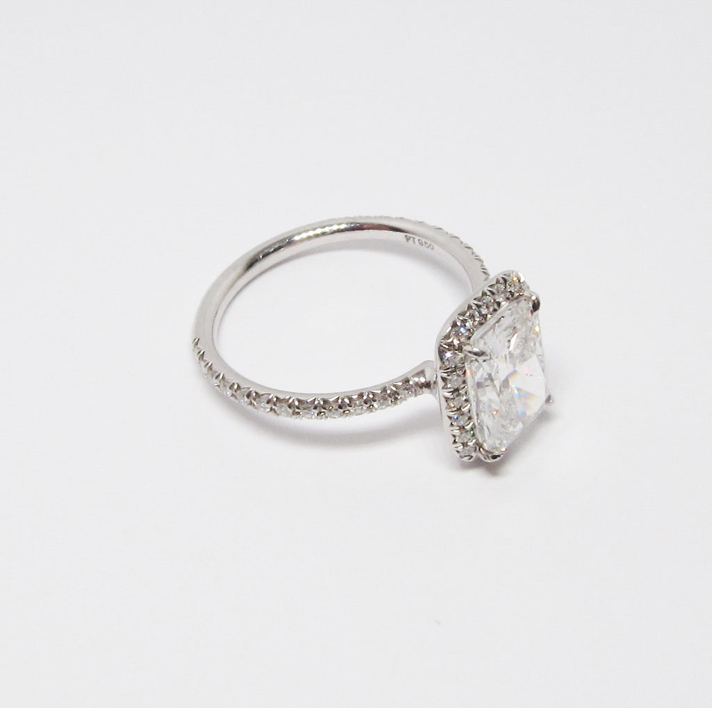 Radiant Cut Diamond Ring