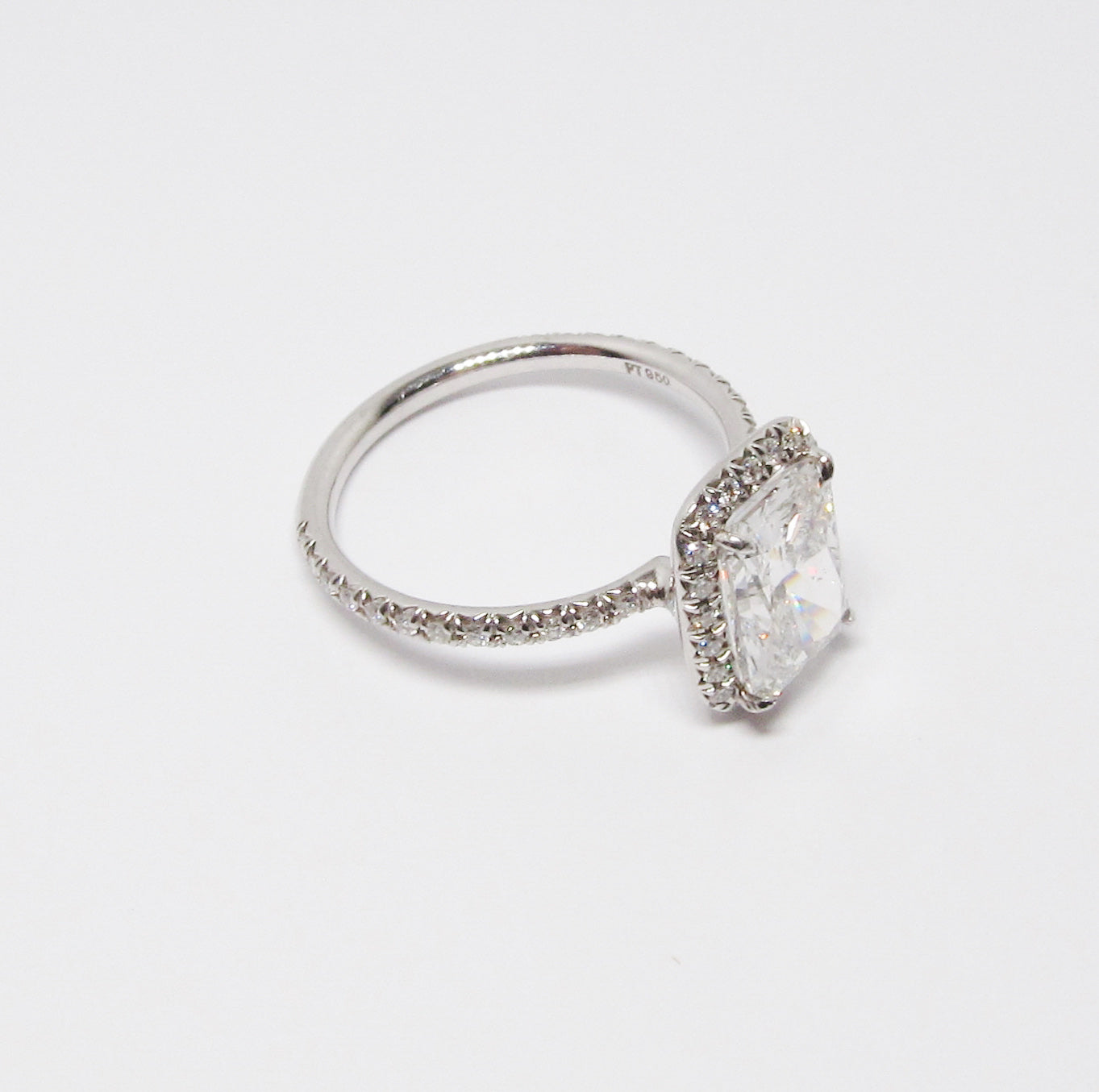 Radiant Cut Diamond Ring