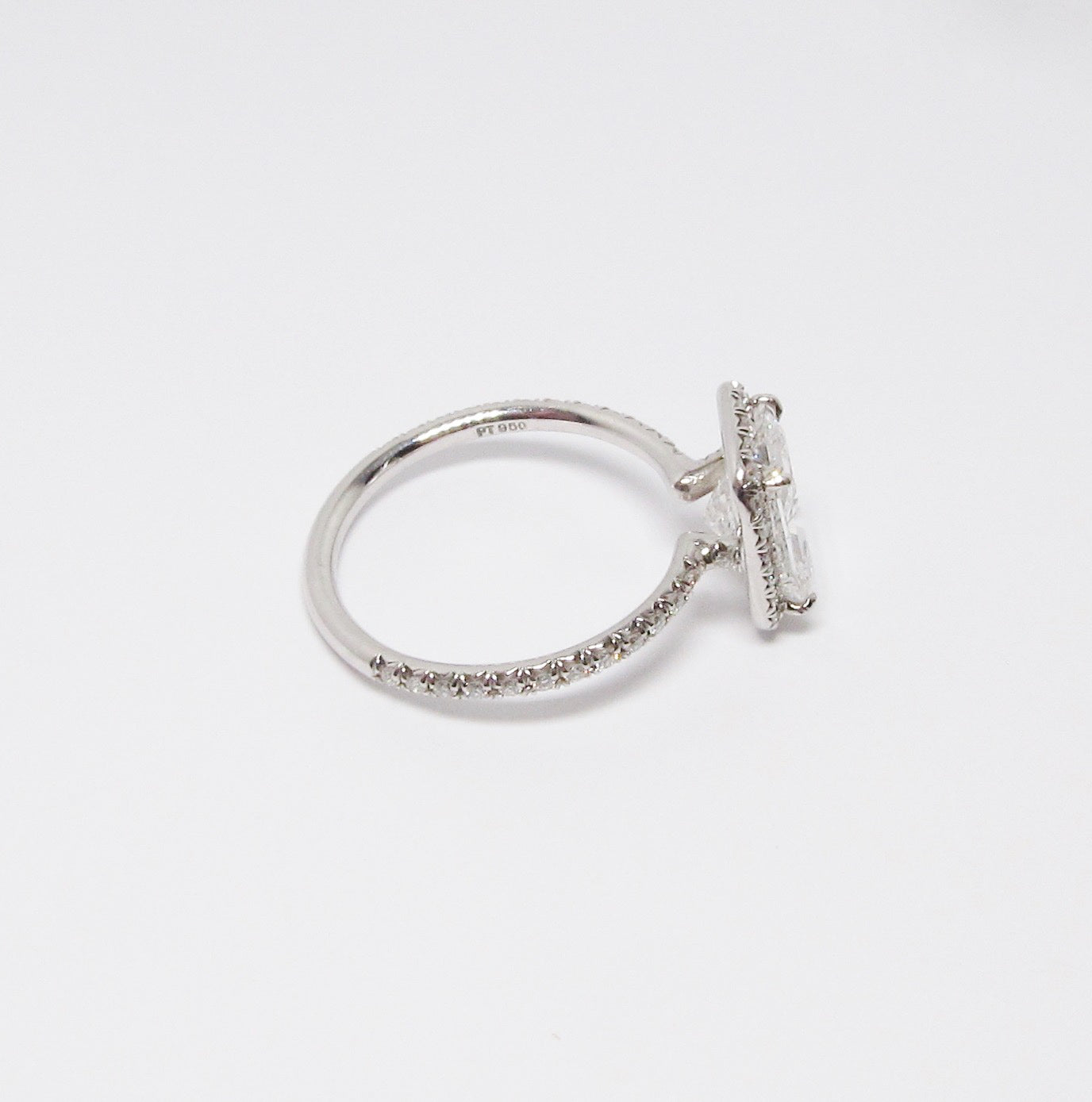 Radiant Cut Diamond Ring