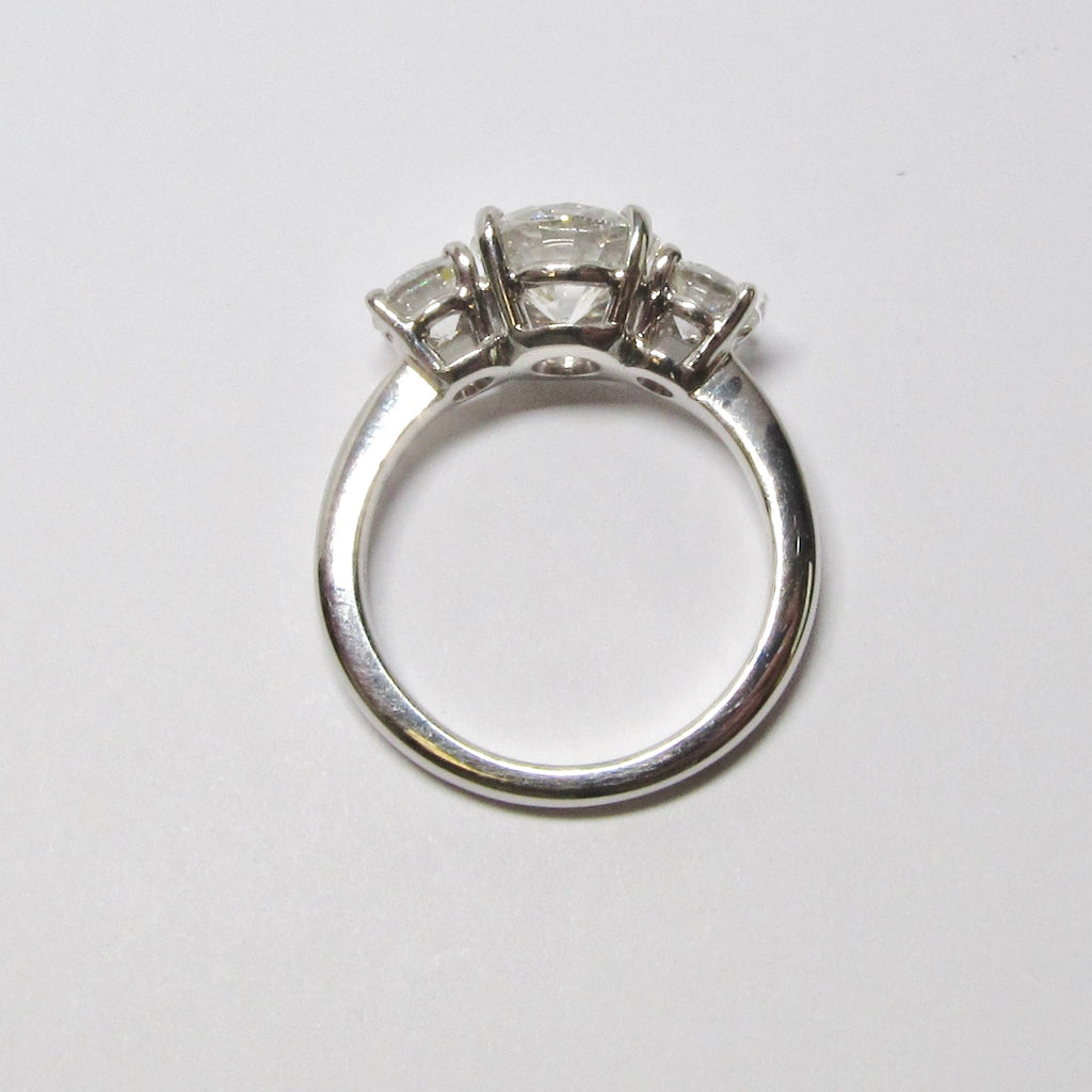 Round Diamond 3-Stone Ring