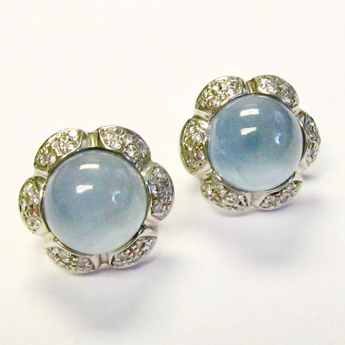 18k White Gold, 2 Round Cabochon Earrings