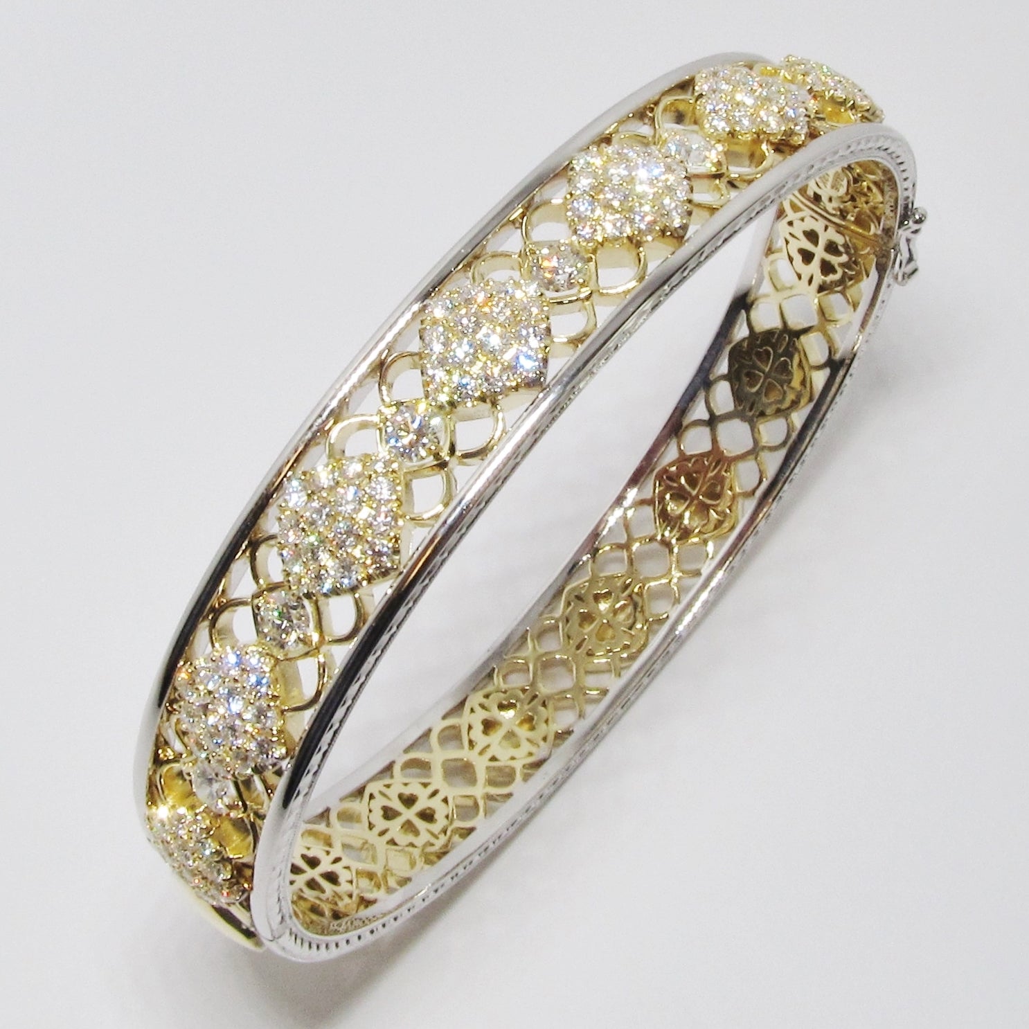 18k Yellow Gold Diamond Bangle