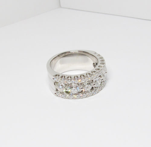 18k White Gold Diamond Band