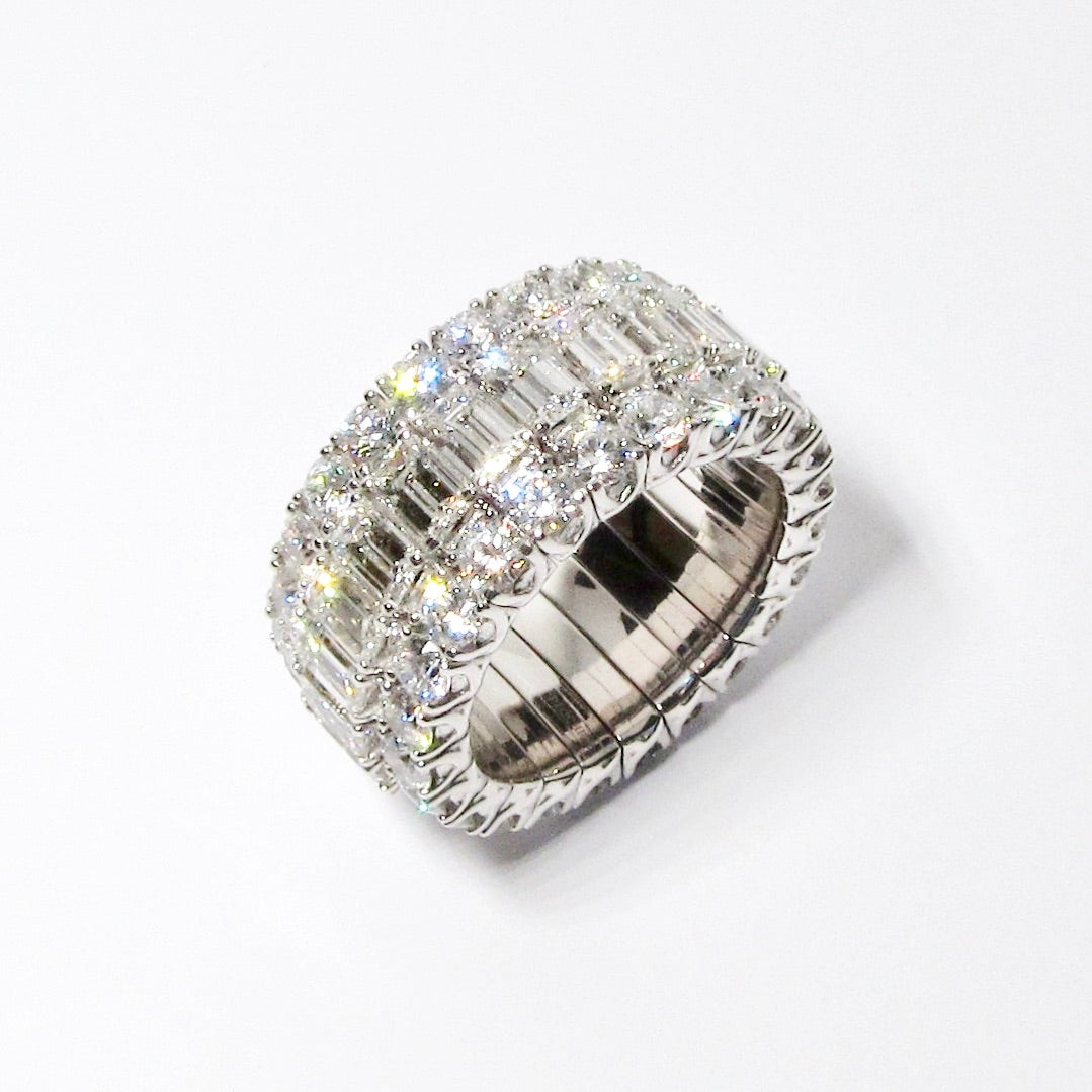 18k White Gold Emerald Cut Diamond Ring