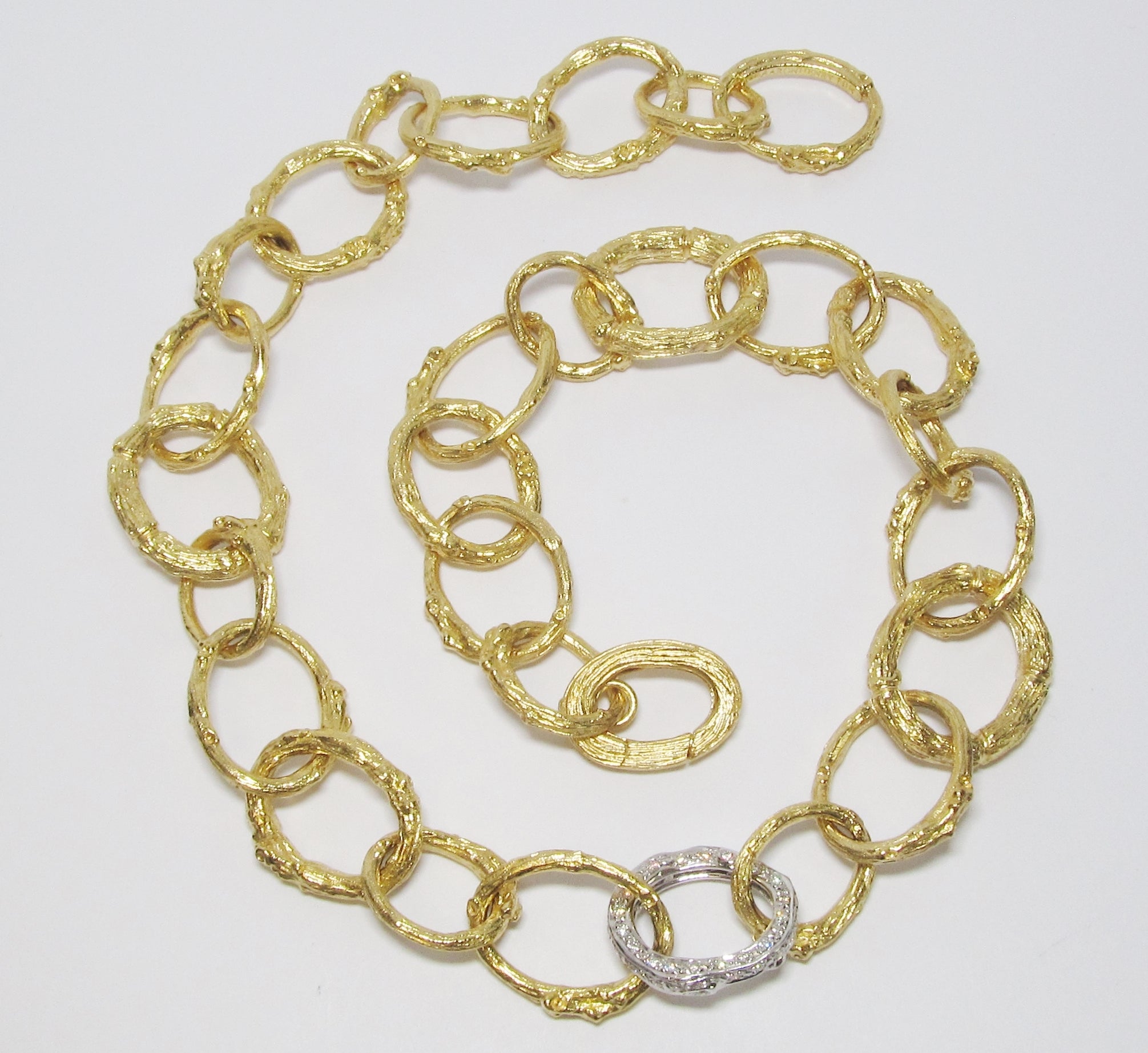19k Yellow Gold Varigated Necklace