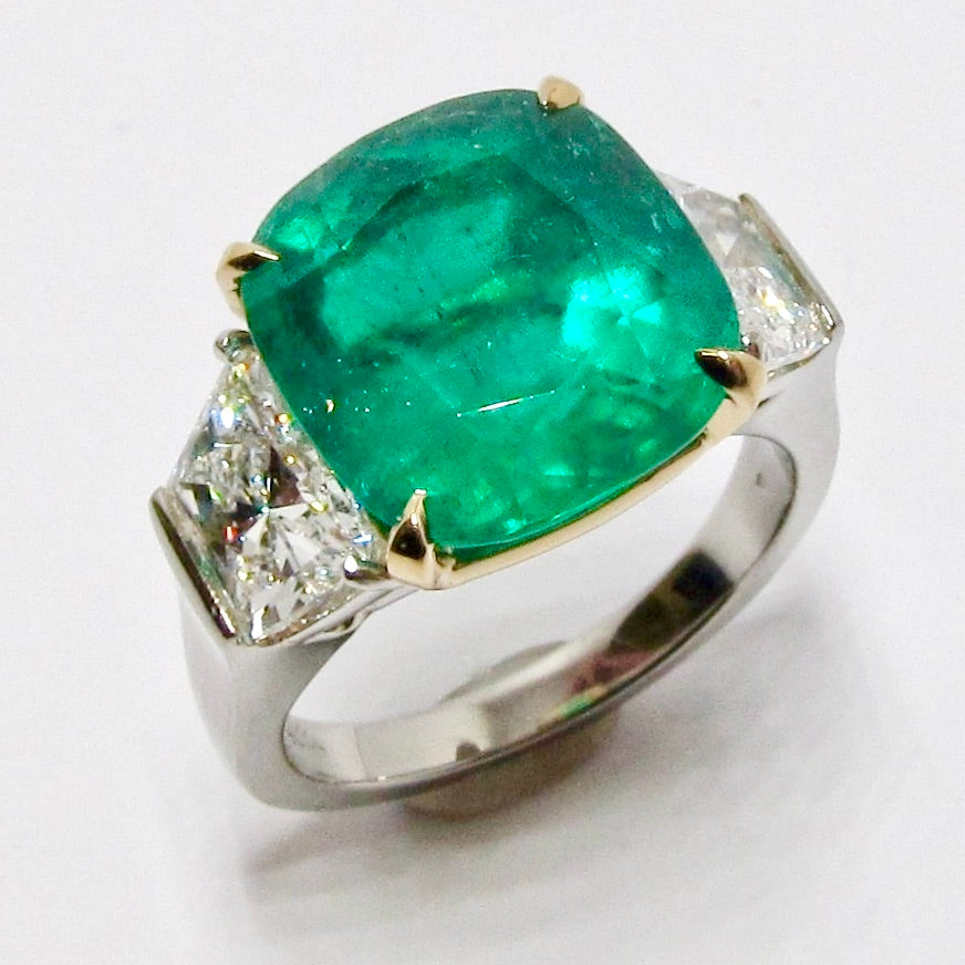 Emerald & Diamond Ring