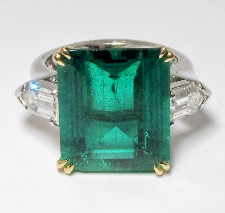 Emerald & Diamond Ring