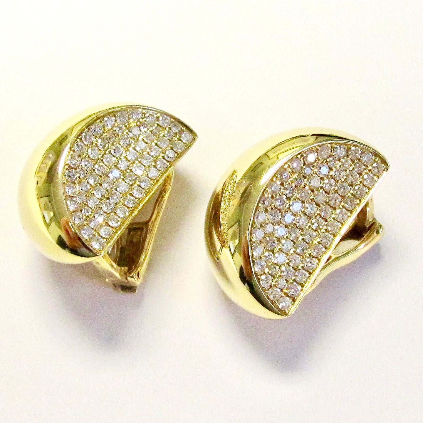 18k Earrings with Diamonds