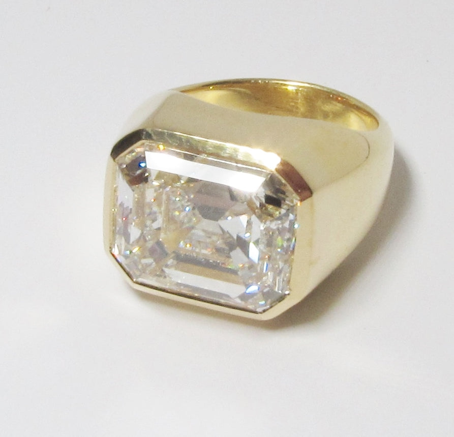 22k Yellow Gold, Bulgari Mounted Ring