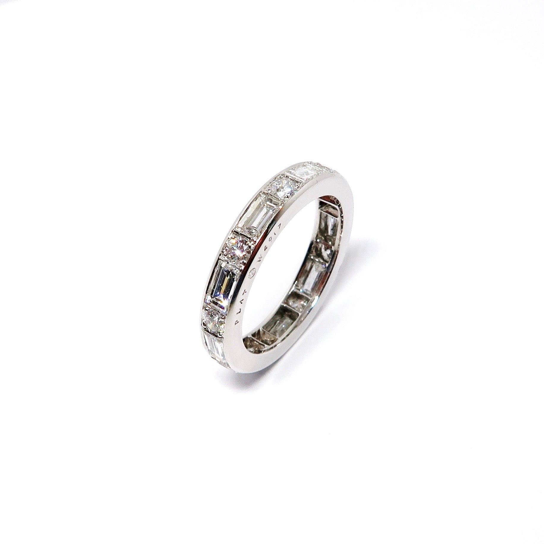Alternating Baguette / Round Diamond Guard Ring