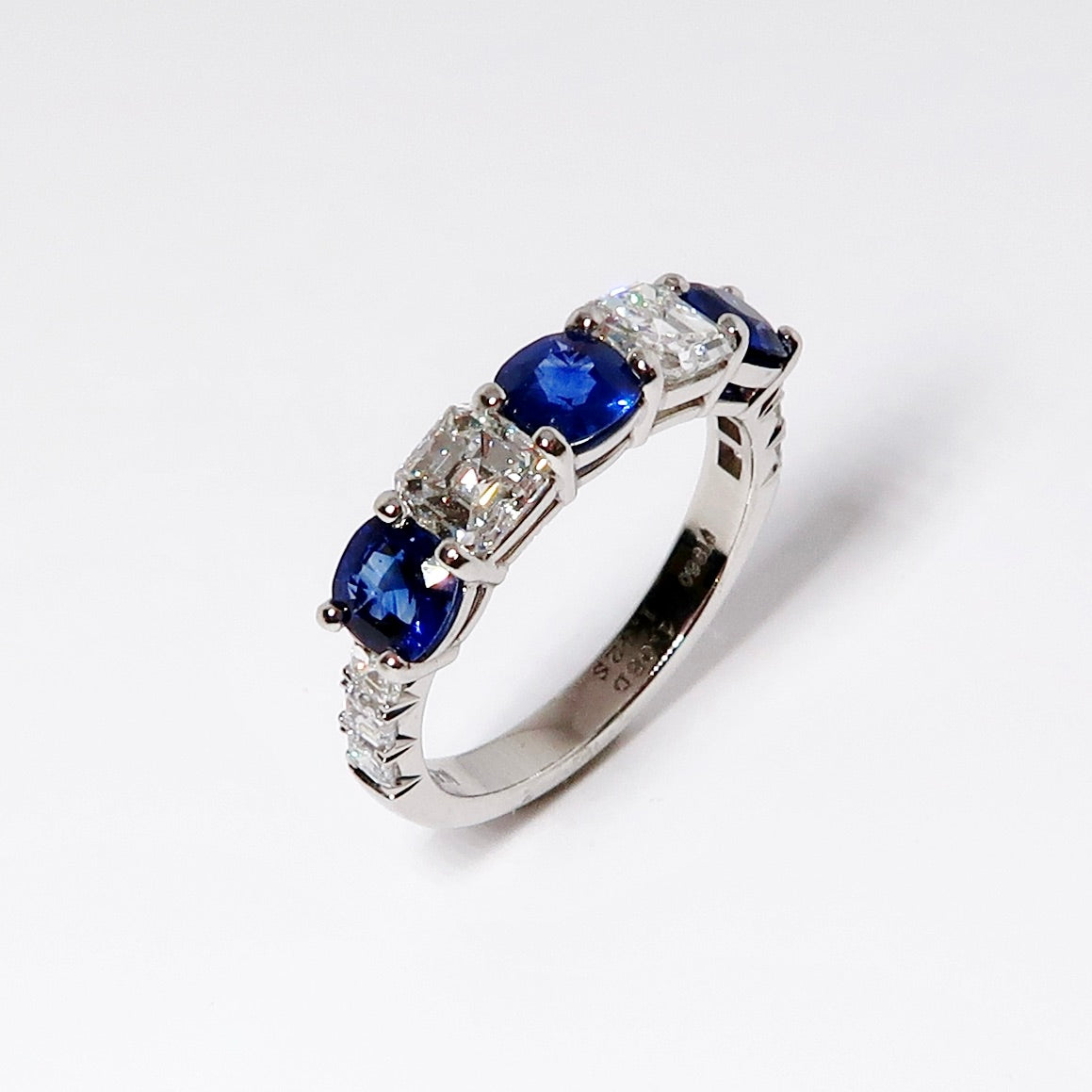 Diamond & Blue Sapphire 5 Stone Ring