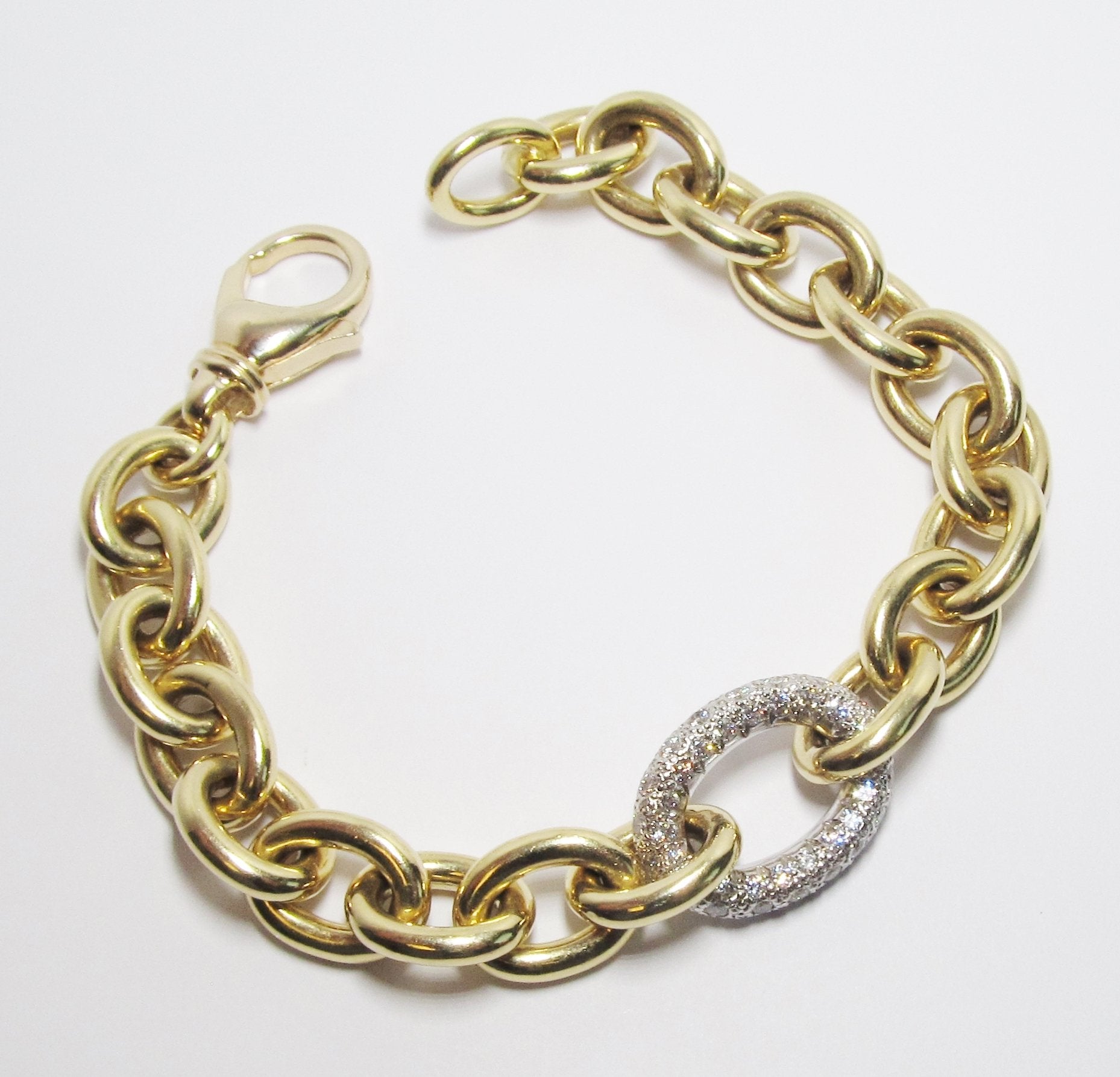 18k Yellow Gold and Diamond Oval Link Bracelet