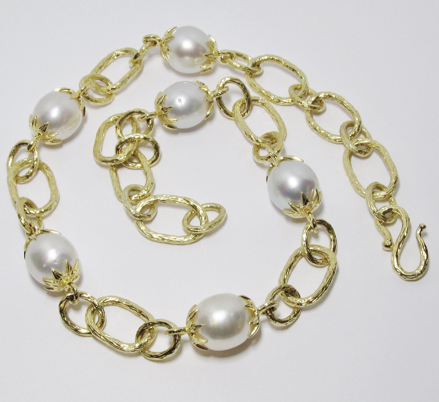 Yellow Gold Necklace with Pearls